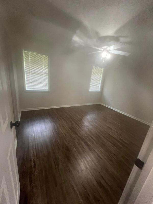 2107 Plum St - Photo 6 of 8