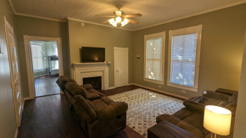 208 S Trammell St #C - Photo 2 of 12