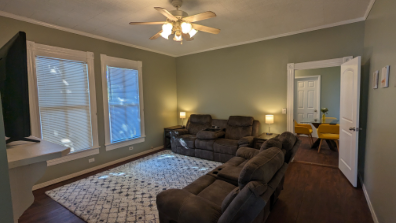 208 S Trammell St #C - Photo 3 of 12