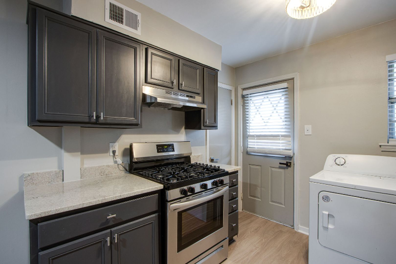 4905 Shifri Ave - Photo 2 of 8