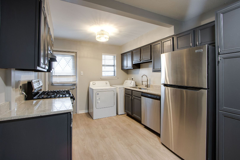 4905 Shifri Ave - Photo 3 of 8
