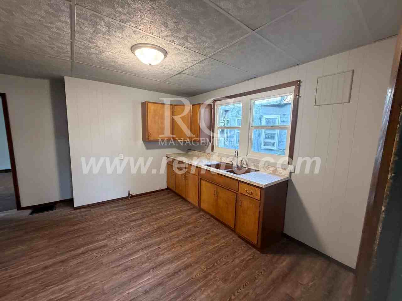 121 Warrington Ave - Photo 2 of 16