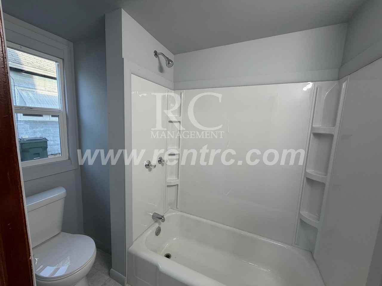 121 Warrington Ave - Photo 4 of 16