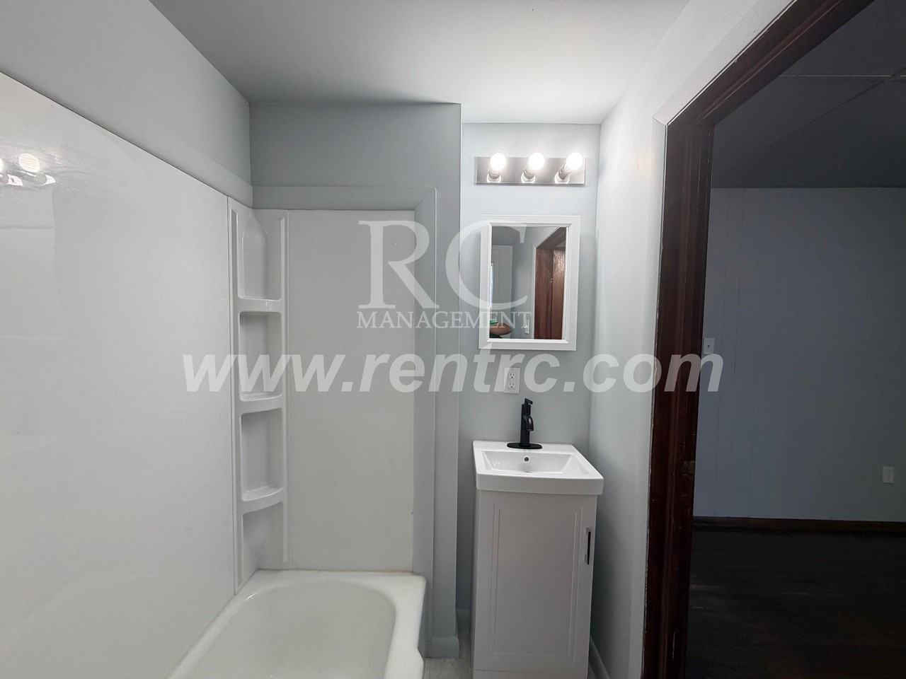 121 Warrington Ave - Photo 5 of 16