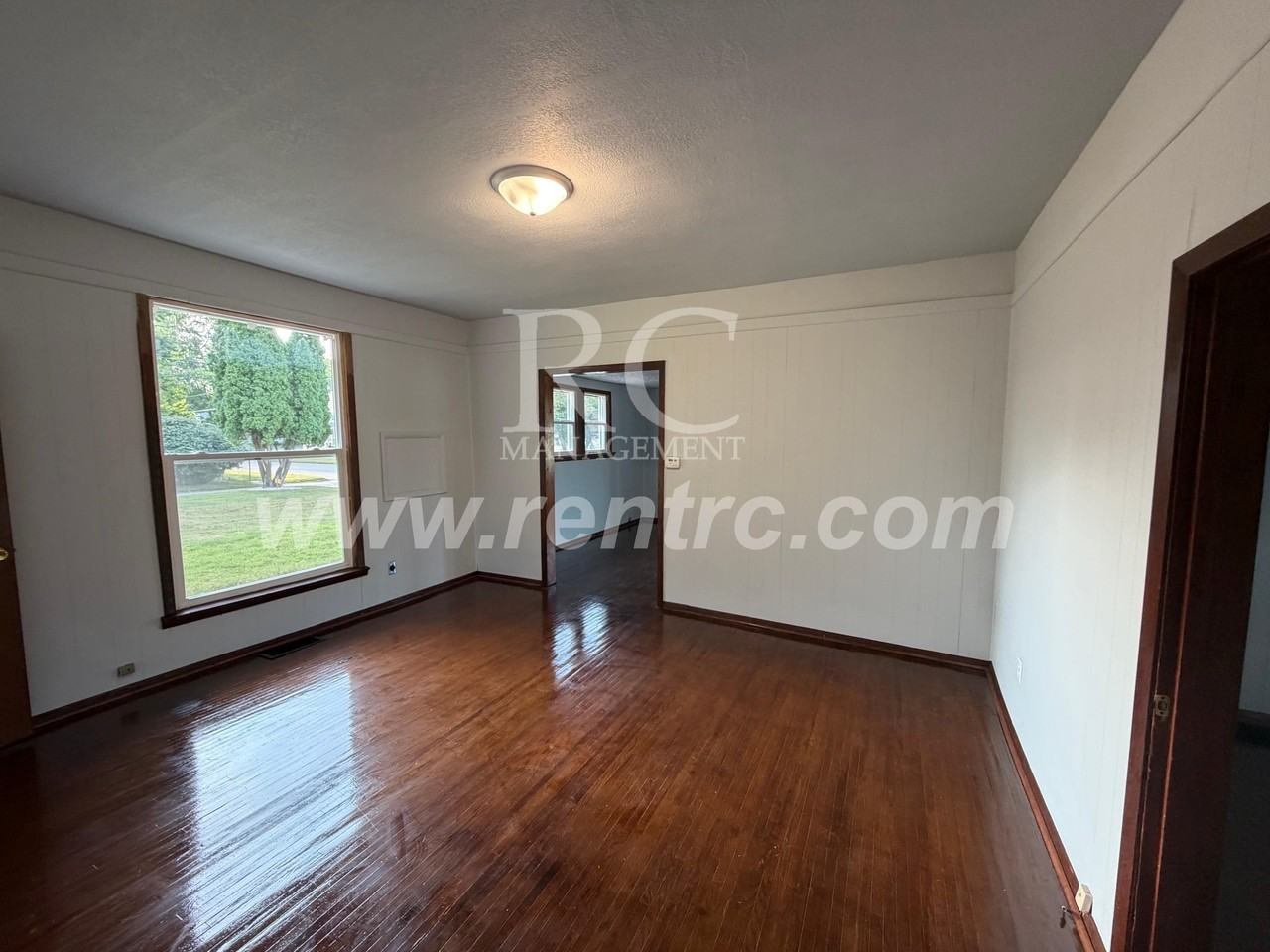 121 Warrington Ave - Photo 7 of 16