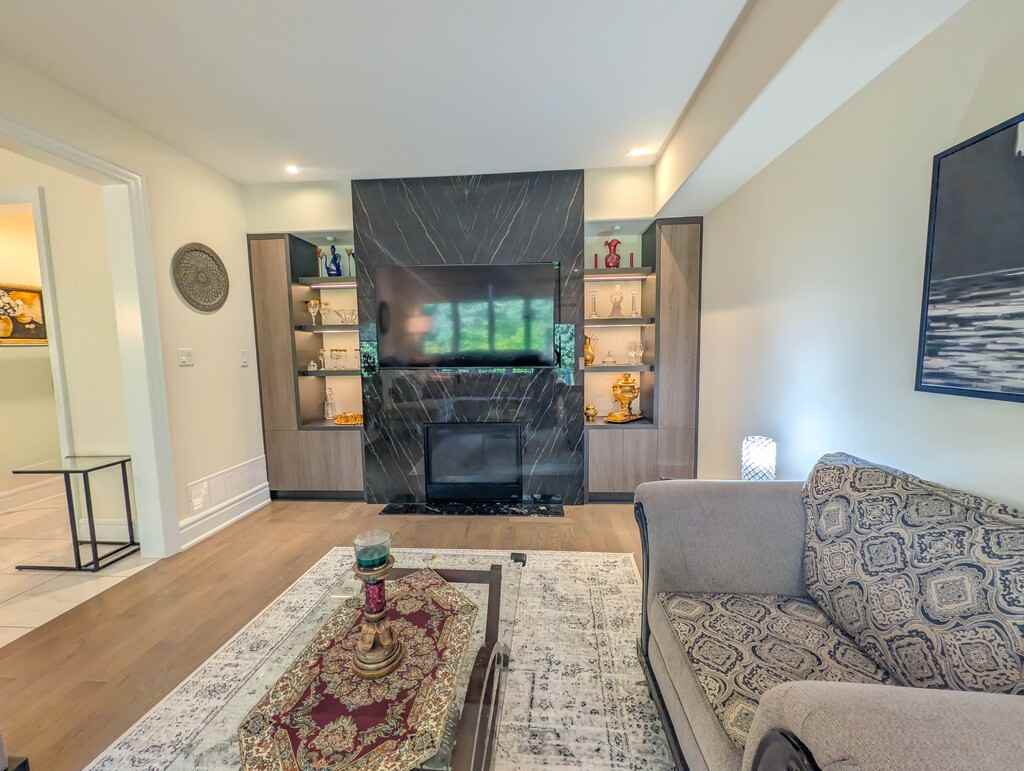 7868 Odell Cres - Photo 6 of 30