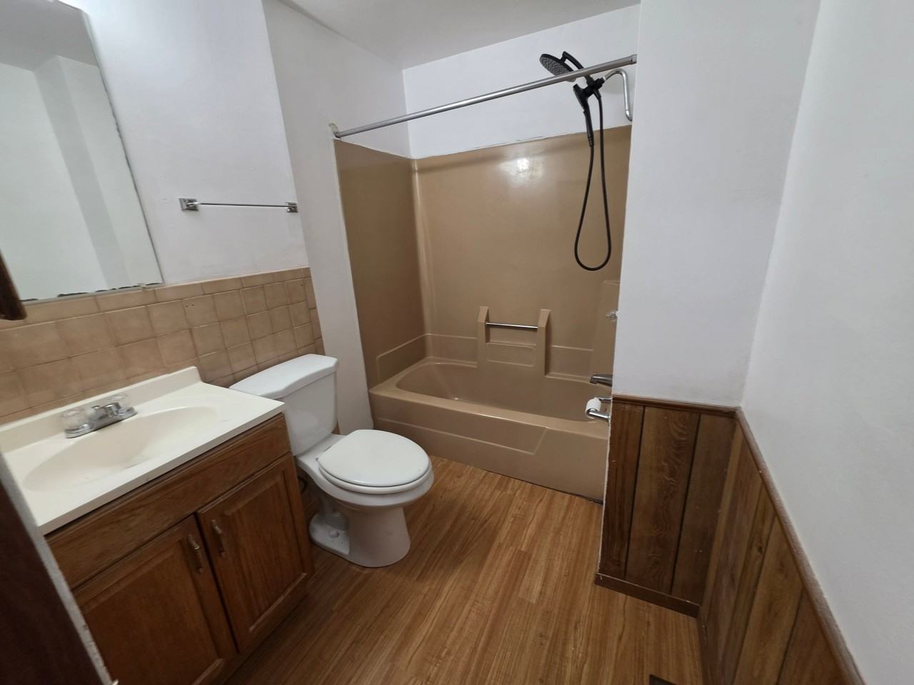 2913 Endicott Ave - Photo 3 of 7