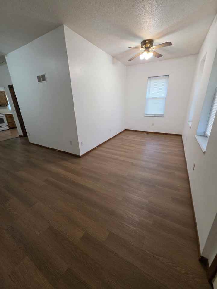 2913 Endicott Ave - Photo 6 of 7
