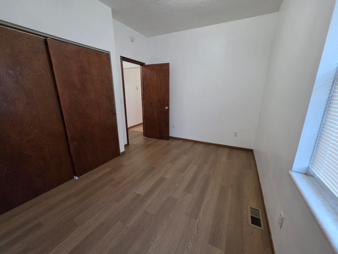 2913 Endicott Ave - Photo 7 of 7
