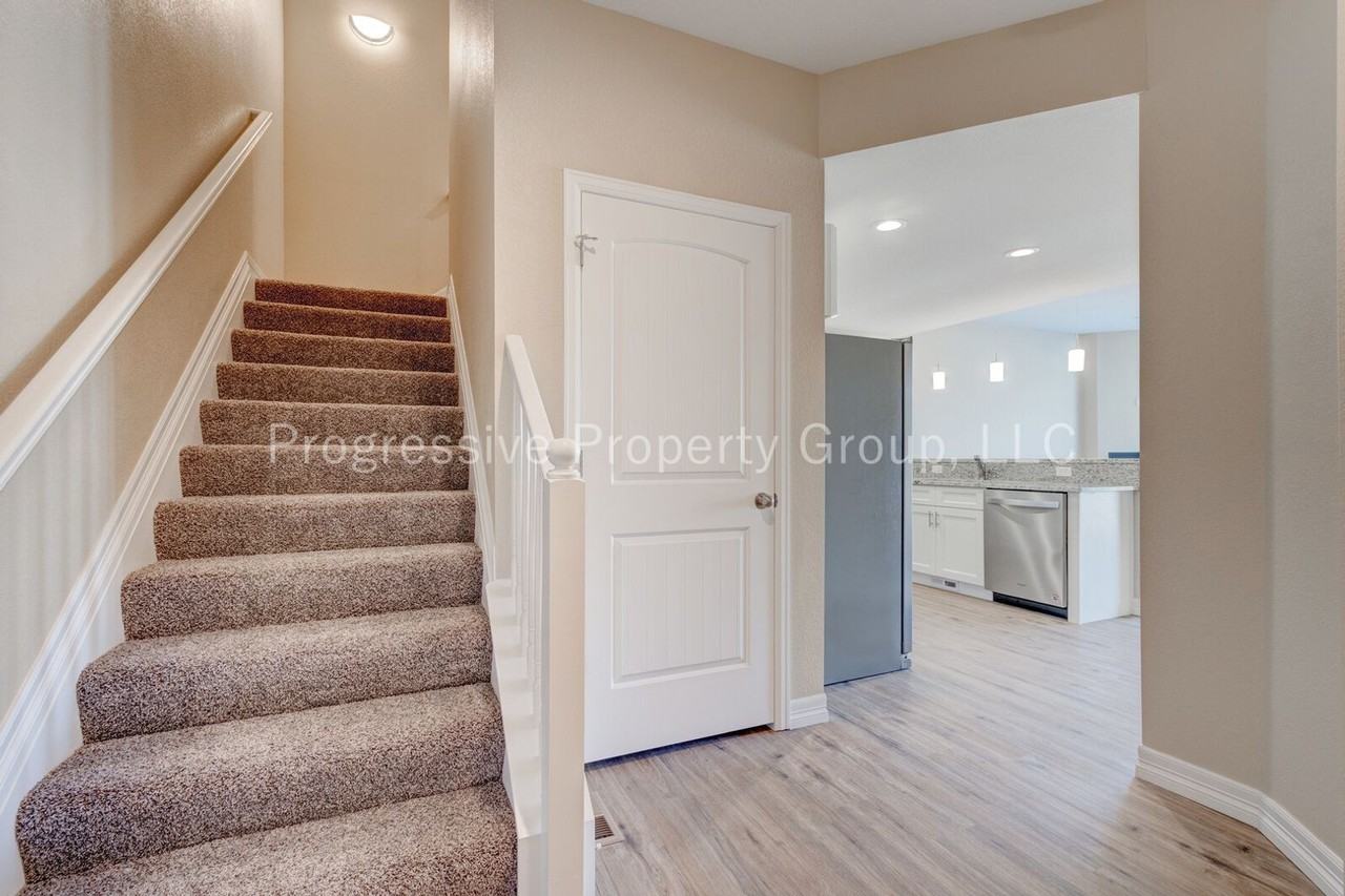 678 Thimbleberry Pt #678TP - Photo 4 of 25