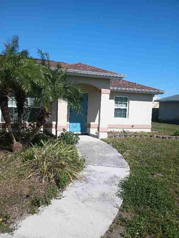 2228 Clovelon St - Photo 2 of 20