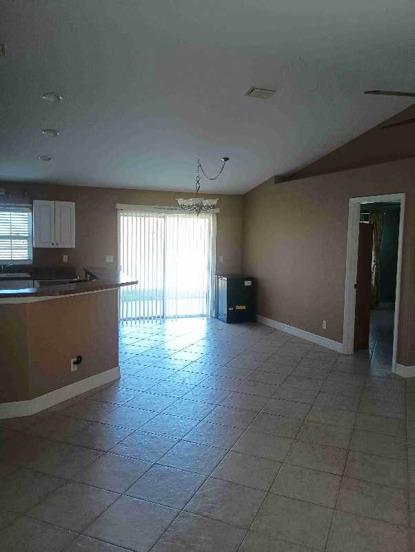 2228 Clovelon St - Photo 5 of 20