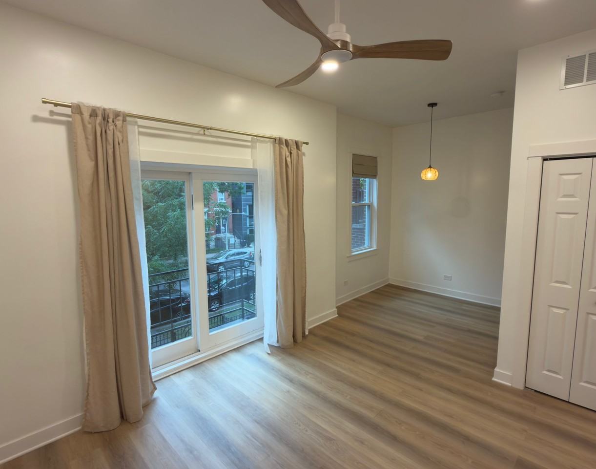 1529 N Maplewood Ave #2 - Photo 3 of 15