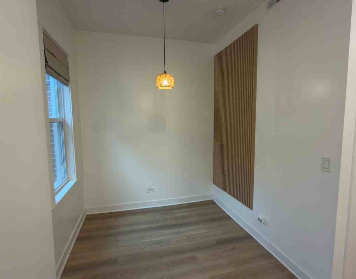 1529 N Maplewood Ave #2 - Photo 4 of 15