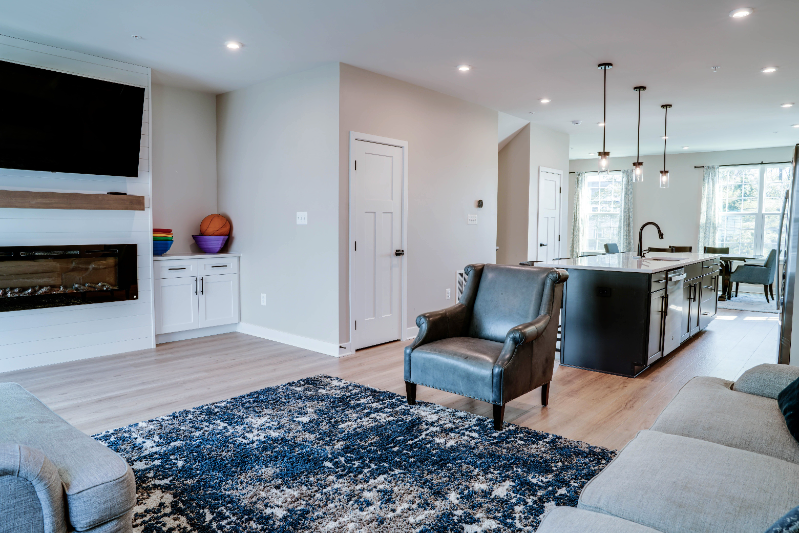 1763 Atlas Dr - Photo 4 of 13