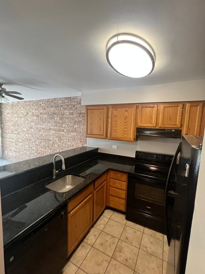 5760 Abbey Dr #4E - Photo 2 of 6