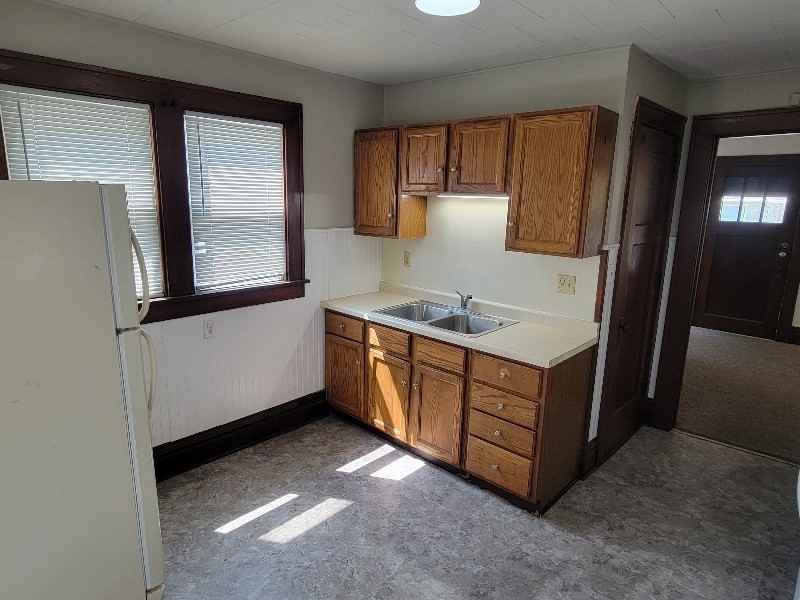 123 E Mill St - Photo 5 of 15