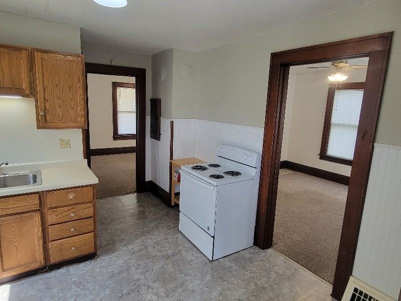 123 E Mill St - Photo 7 of 15