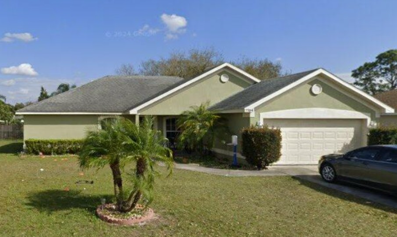 7704 Canterbury Cir