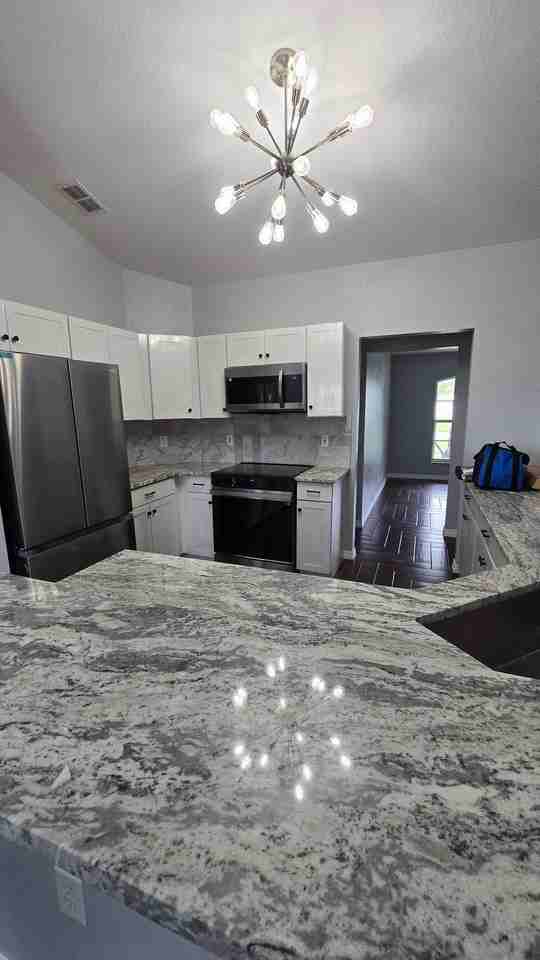 7704 Canterbury Cir - Photo 5 of 23