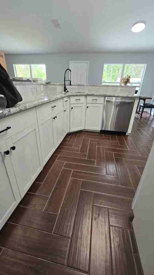 7704 Canterbury Cir - Photo 7 of 23