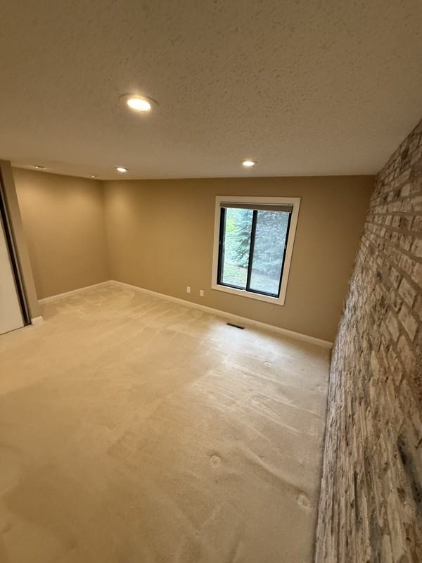 1181 Weston Ln N - Photo 4 of 11