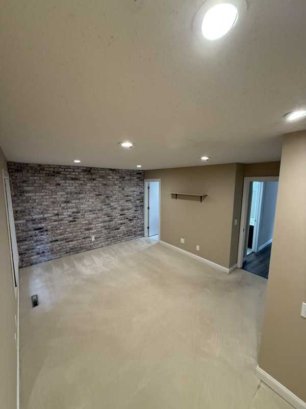 1181 Weston Ln N - Photo 5 of 11