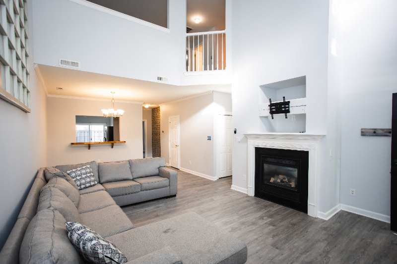 2204 Savona Quay - Photo 2 of 18