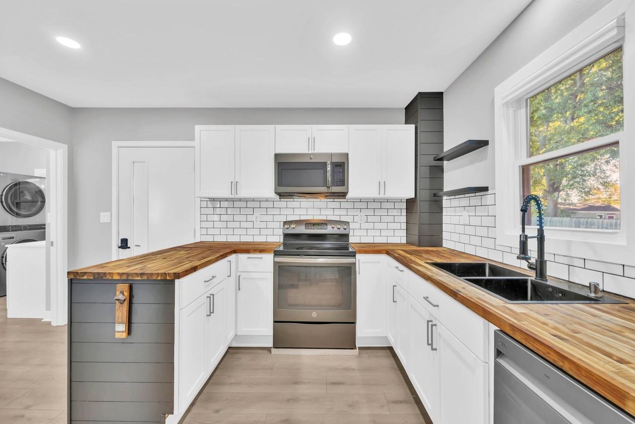 1819 D St Sw - Photo 4 of 28