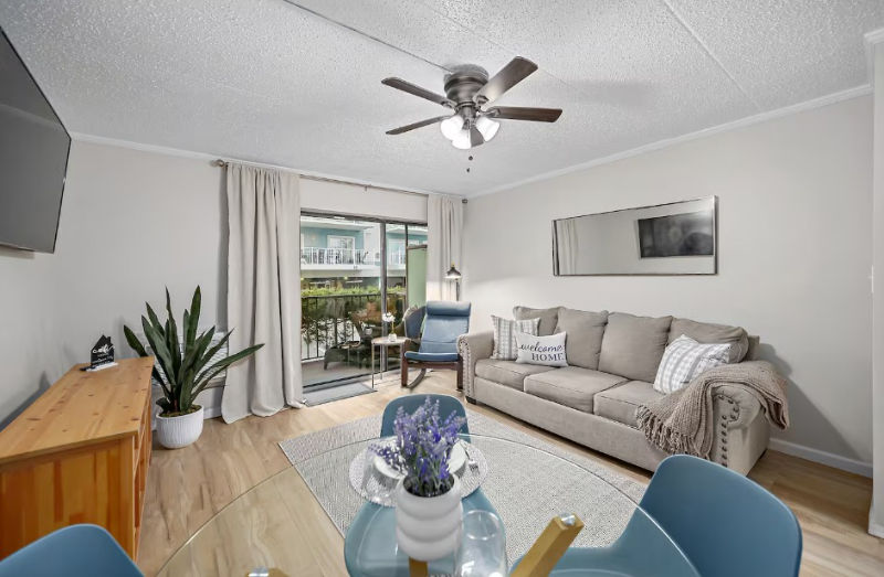16 51st St #108 - Photo 3 of 18