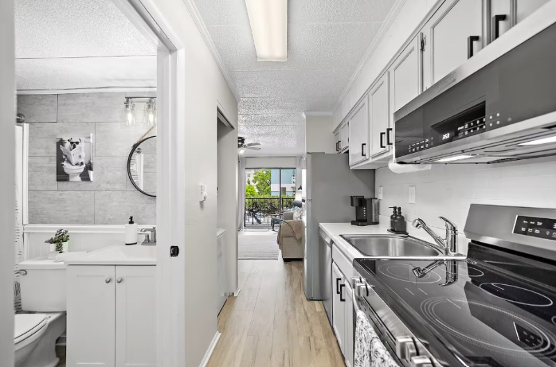 16 51st St #108 - Photo 5 of 18