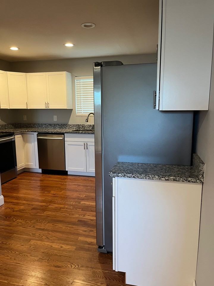 1818 N 6th Ave #3 - Photo 3 of 19
