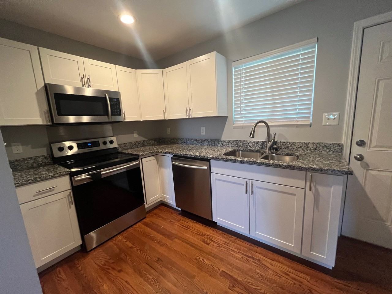 1818 N 6th Ave #3 - Photo 4 of 19