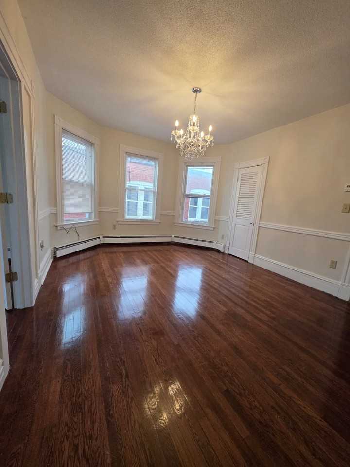 23 Whitmore St #3rdFL - Photo 2 of 19