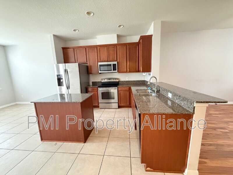 12875 Emersondale Ave - Photo 3 of 16