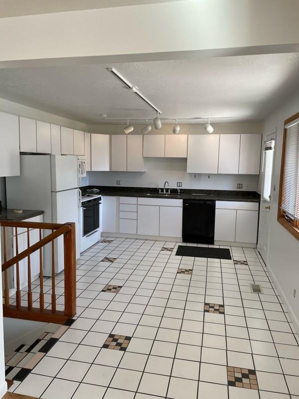 1711 E Gregson Ave - Photo 3 of 12