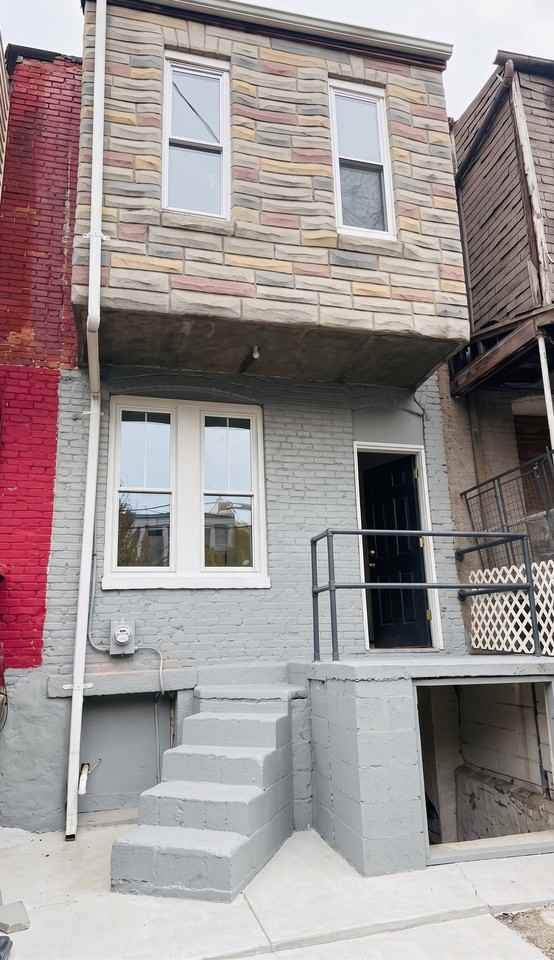2240 Cedley St - Photo 2 of 6