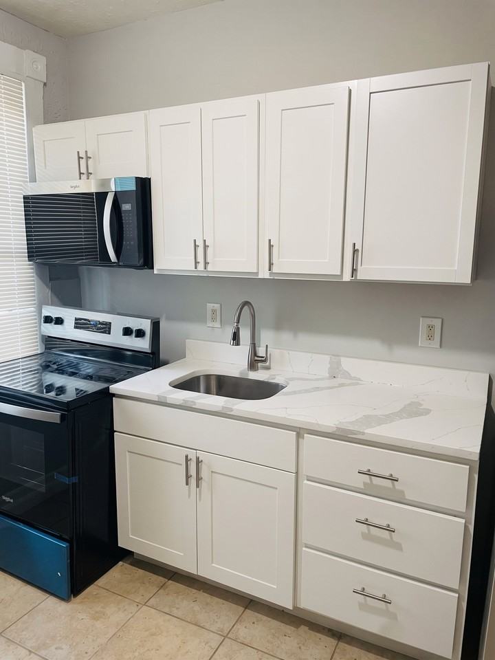 2240 Cedley St - Photo 5 of 6