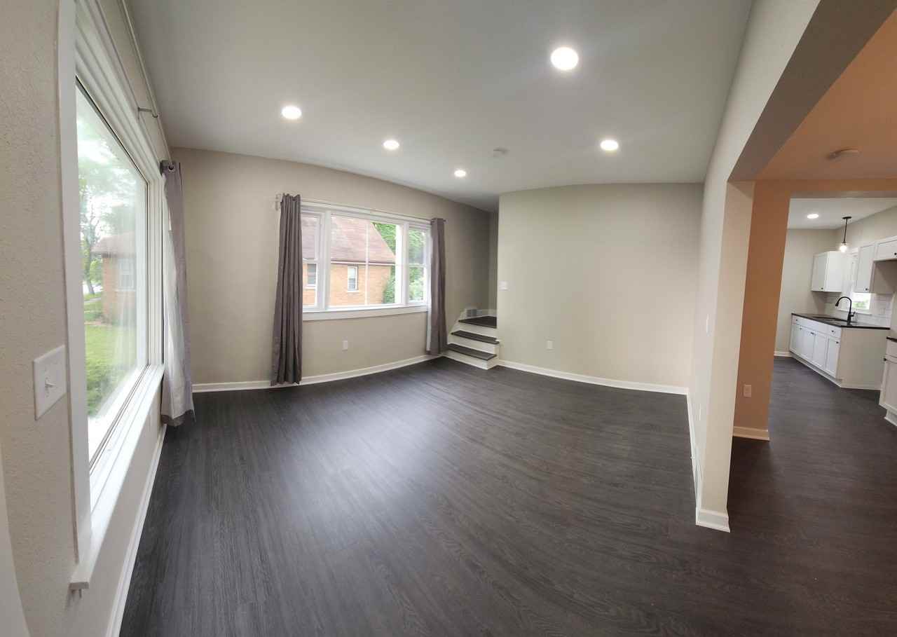 4617 N 37th St - Photo 2 of 12
