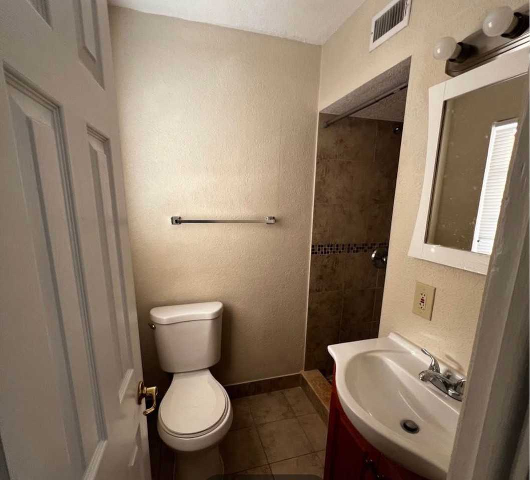 4024 Meadowbrook Ave - Photo 7 of 14