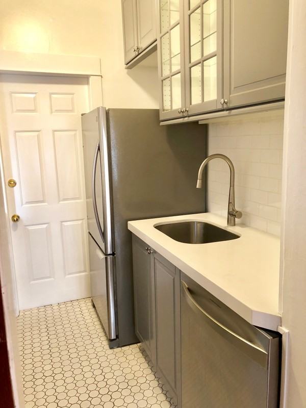 234 E St #B8 - Photo 6 of 14