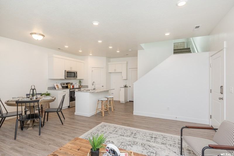1816 Ne #101 - Photo 3 of 6