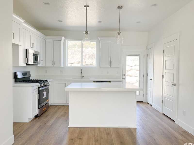 998 W Shadow Brook Ln #209 - Photo 3 of 23