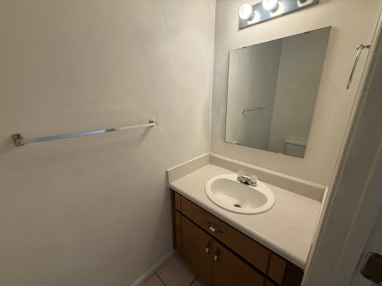 321 N Trammell St #3 - Photo 7 of 15