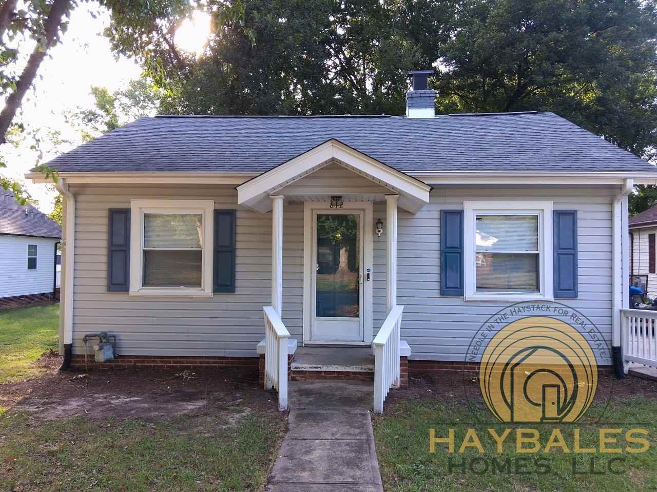 812 Barnes St - Photo 2 of 9
