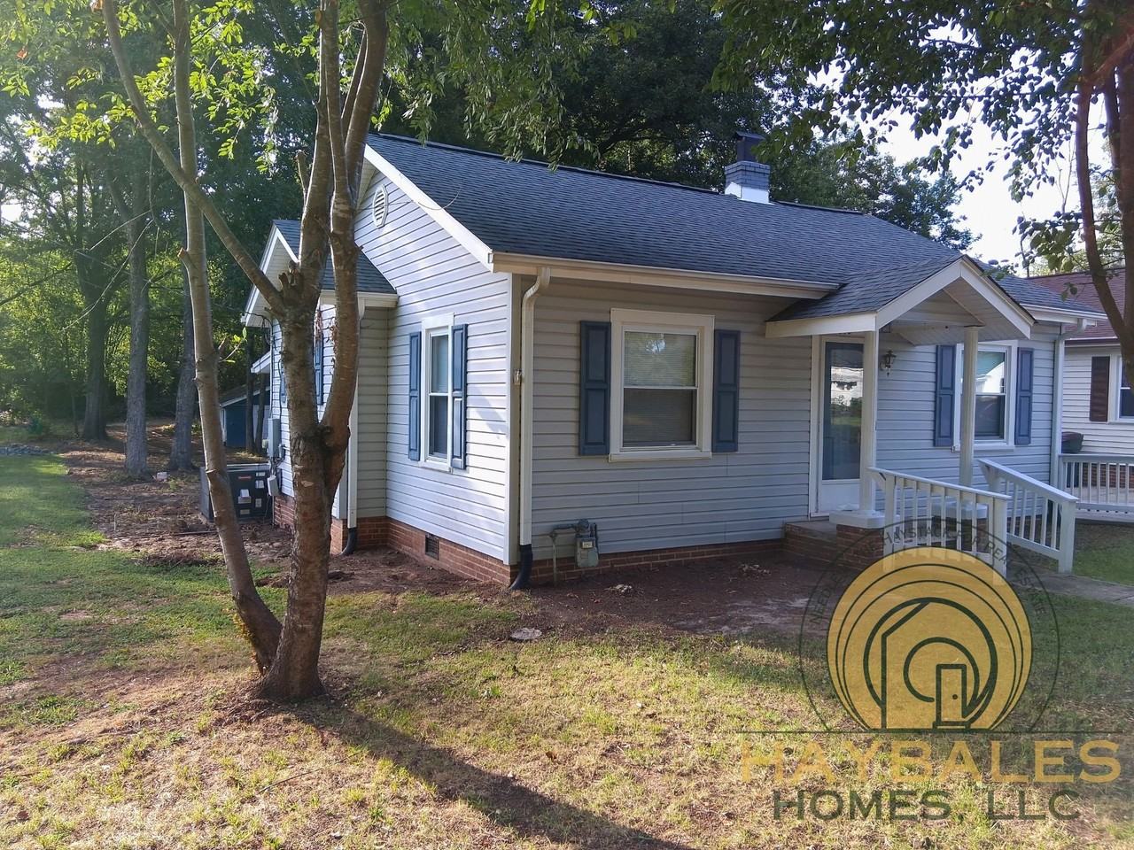 812 Barnes St - Photo 4 of 9