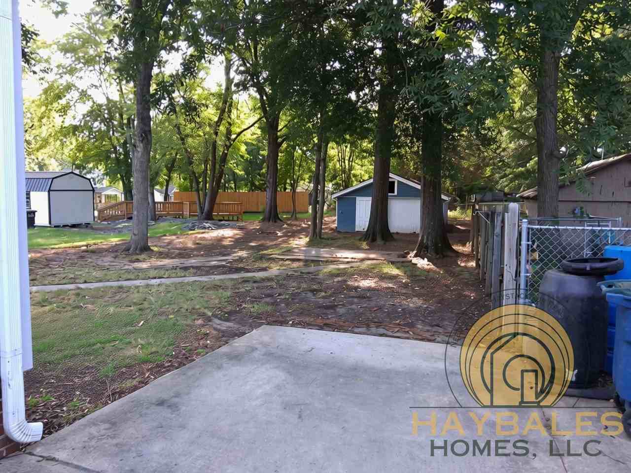 812 Barnes St - Photo 7 of 9