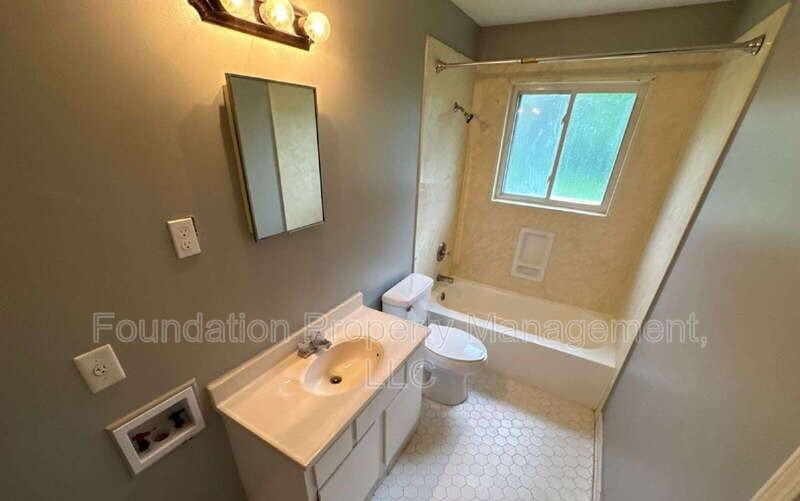 3606 Pryor St - Photo 7 of 10