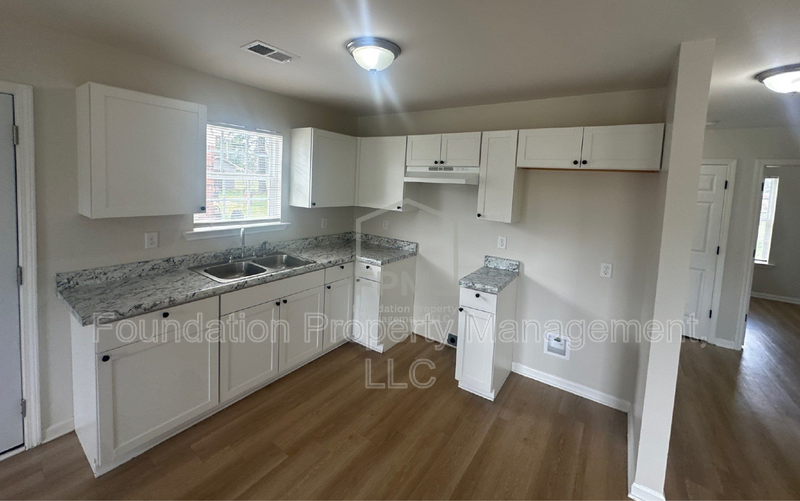 388 Bonnell Ave - Photo 3 of 13