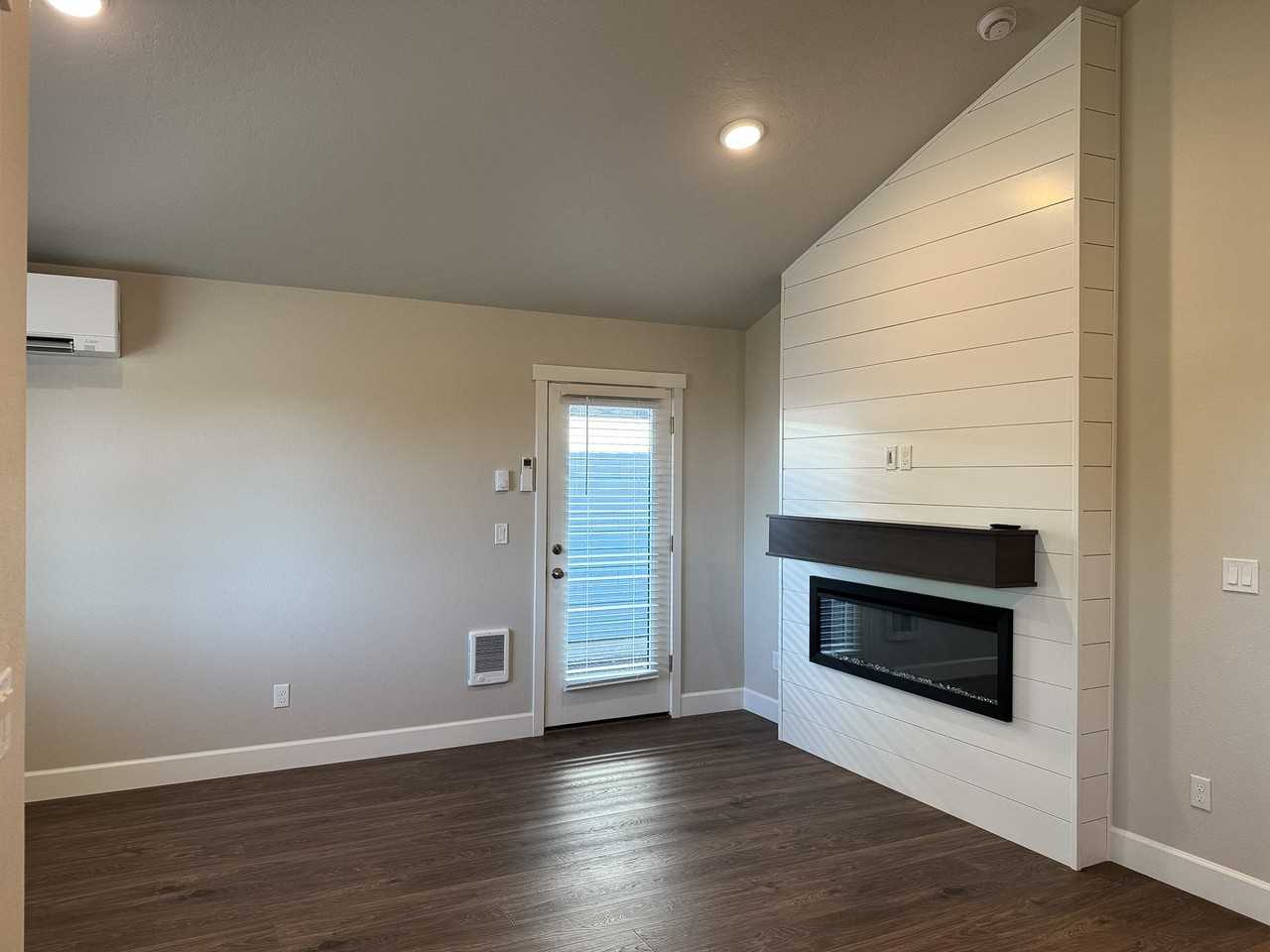 3998 Sw Obsidian Ave - Photo 2 of 20
